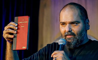 நகைச்சுவைப் பேச்சாளருக்கு எதிர்ப்பு: ஹோட்டலை சூறையாடிய சிவசேனை கட்சியினர்!