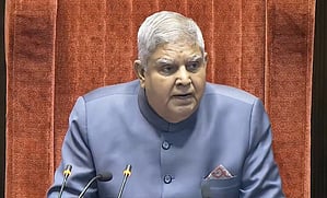 சூப்பர் நாடாளுமன்றம் போல செயல்படுகிறது உச்சநீதிமன்றம்: ஜகதீப் தன்கர் காட்டம்