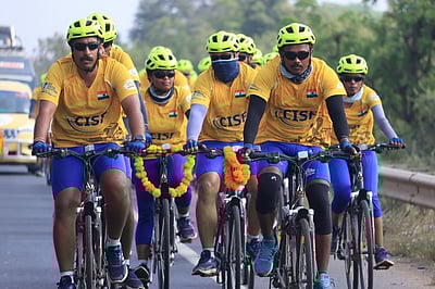 கன்னியாகுமரிக்கு சைக்கிள் மாரத்தான்: சிஐஎஸ்எஃப் வீரா்களுக்கு வரவேற்பு