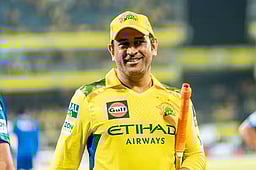 தோனிக்கு ரூ. 1,000 அபராதம் விதித்த காவல்துறை!