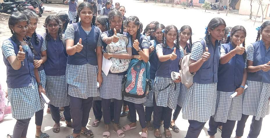 தமிழகத்தில் பிளஸ் 2 பொதுத் தோ்வு நாளை தொடக்கம்: 8.27 லட்சம் போ் எழுதுகின்றனா்