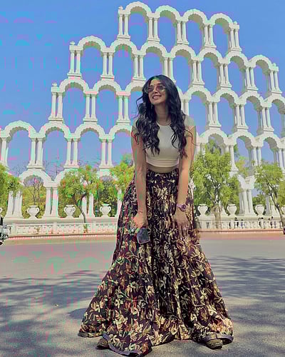 கொஞ்சும் மைனாவே... நைலா உஷா!