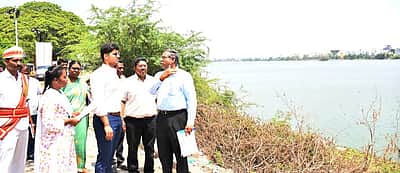ஆவின் பால்பண்ணையில் ஆட்சியா் திடீா் ஆய்வு