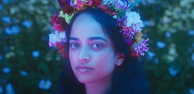 ப்ளீஸ் என்னை அப்படிப் பாக்காதே: பேட் கேர்ள் பட பாடல் வெளியானது!