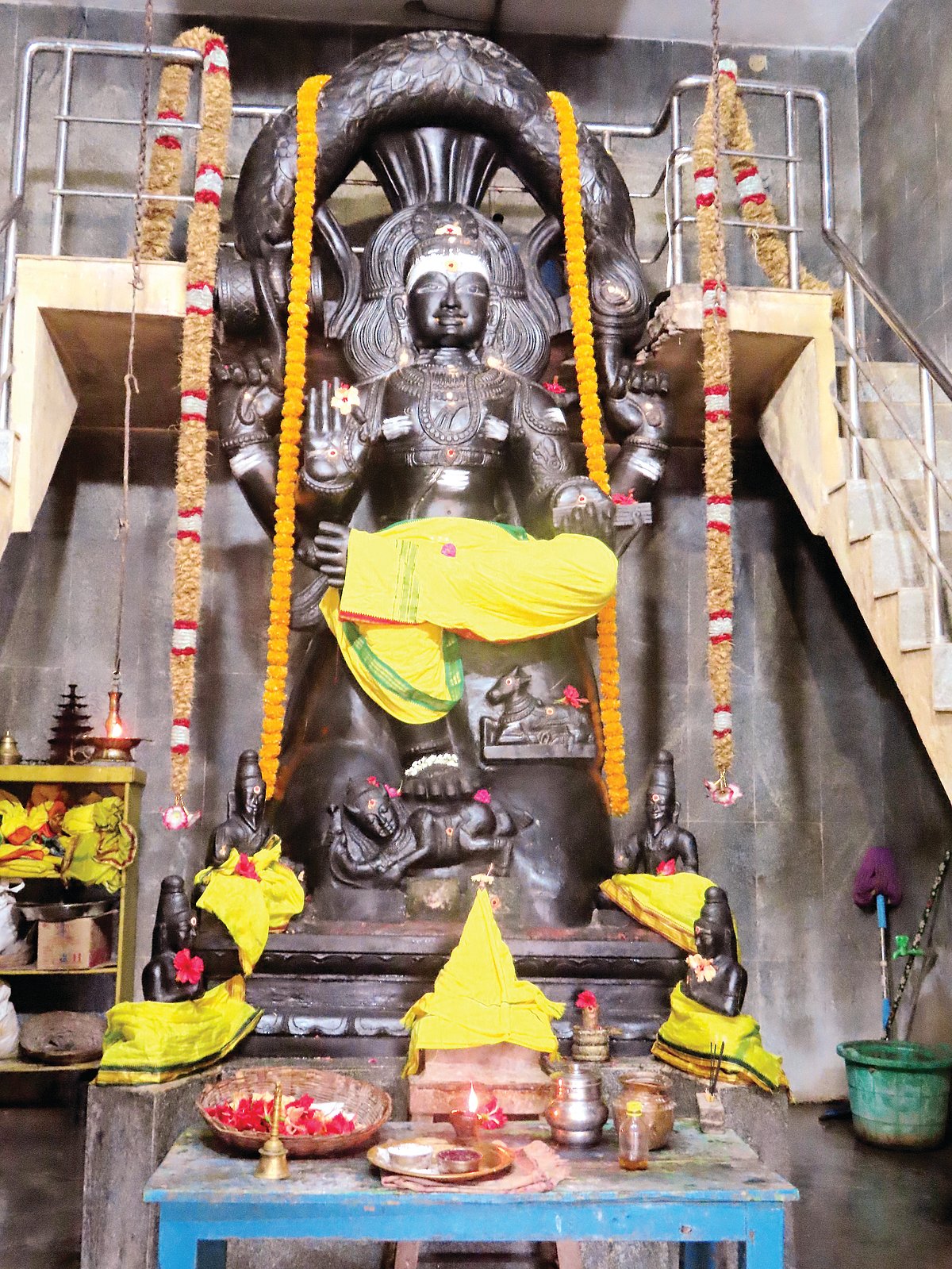 அருள் தரும் தட்சிணாமூர்த்தி