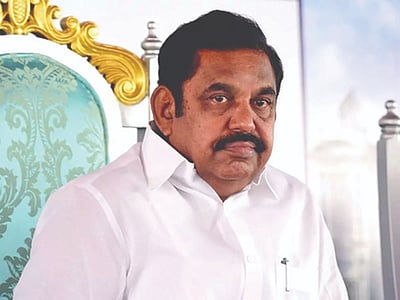 திட்டமிட்டு வெளியேற்றினாா் பேரவைத் தலைவா்: எடப்பாடி பழனிசாமி