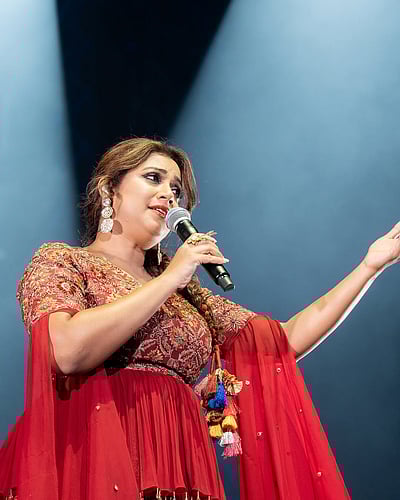 பாட்டுப் பாடவா.. ஸ்ரேயா கோஷல்!