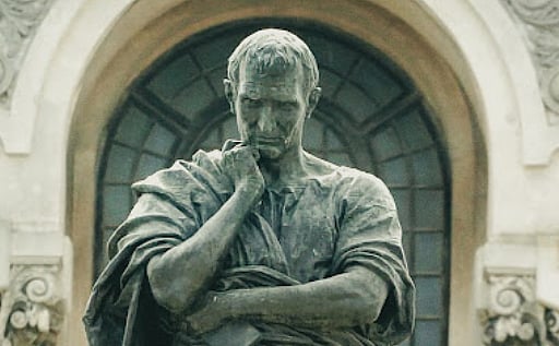 உலக வரலாற்றில் நாடு கடத்தப்பட்ட முதல் கவிஞர்! கவிதைதான் குற்றம் - 22