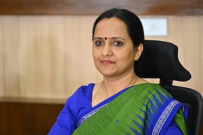 அடுத்த திட்டம் என்ன? கார்த்திகேயன் பாண்டியன் மனைவி சுஜாதா விருப்ப ஓய்வு! 