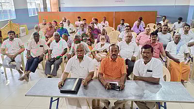 அவிநாசி: பத்திரப்பதிவுக்கான தடைச் சான்றை நீக்காததைக் கண்டித்து ஏப். 1-ல் போராட்டம்!