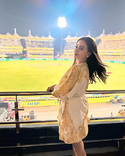 காதல் கிரிக்கெட்டு... திவ்யா கணேசன்! 