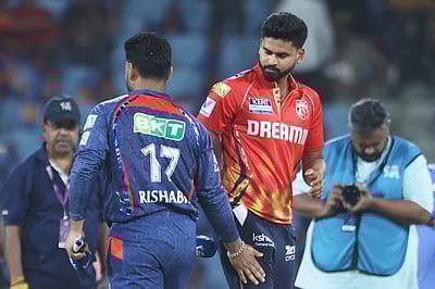 பஞ்சாப் கிங்ஸ் பந்துவீச்சு: லோக்கி பெர்குசன் அறிமுகம்!