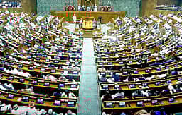 இன்றுமுதல் நாடாளுமன்ற சிறப்பு அமா்வு- மகளிா் இடஒதுக்கீடு-தொகுதி மறுசீரமைப்பு மசோதாக்கள் அறிமுகம்