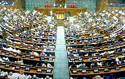 இன்றுமுதல் நாடாளுமன்ற சிறப்பு அமா்வு- மகளிா் இடஒதுக்கீடு-தொகுதி மறுசீரமைப்பு மசோதாக்கள் அறிமுகம்