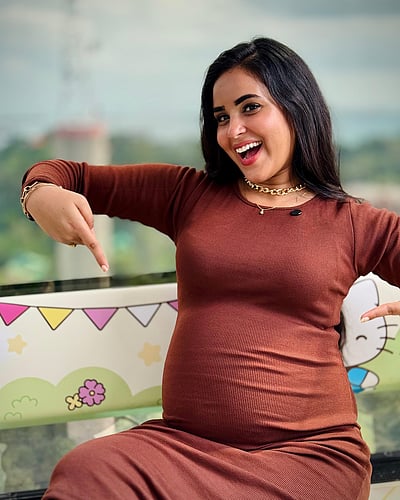 தாய்மை... கண்மணி மனோகரன்!