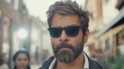 துருவ நட்சத்திரம் வெளியீட்டிற்காகக் காத்திருக்கிறேன்: விக்ரம்