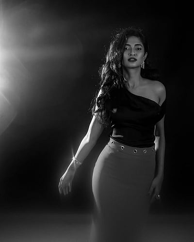 இளமை புயல்.. கீர்த்தி பாண்டியன்!