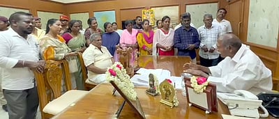 புதுச்சேரியில் ஒப்பந்த ஆசிரியா்களின் தொடா் போராட்டம் வாபஸ்! - முதல்வருடன் பேச்சுவாா்த்தைக்குப் பிறகு அறிவிப்பு