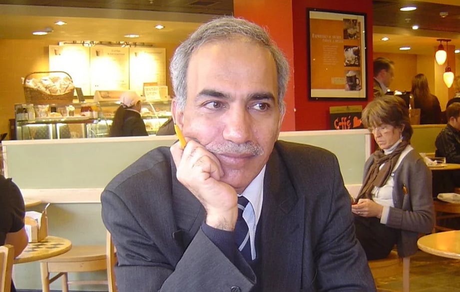 சதாம் உசைனால் தேடப்பட்ட கவிஞர் அட்னான் அல்-சயேக்! கவிதைதான் குற்றம் - 23