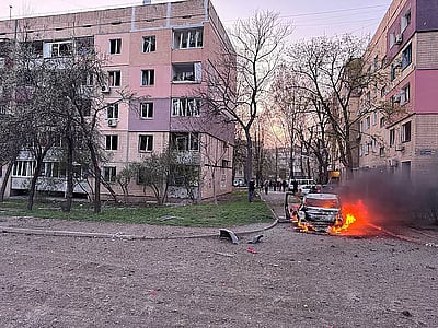 உக்ரைன் அதிபரின் சொந்த ஊர் மீது ரஷியா தாக்குதல்! 18 பேர் பலி!