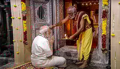 ராமேசுவரம் கோயிலில் பிரதமா் வழிபாடு!