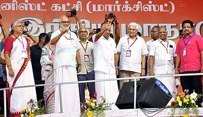 வகுப்புவாத சக்திகளை முறியடிக்க மக்களைத் திரட்டி போராட்டம்: பினராயி விஜயன் வலியுறுத்தல்