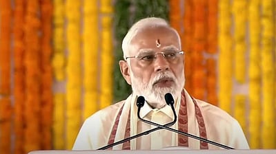 தமிழக தலைவர்கள் பலர் தமிழில் கையெழுத்திடுவதில்லை: பிரதமர் மோடி