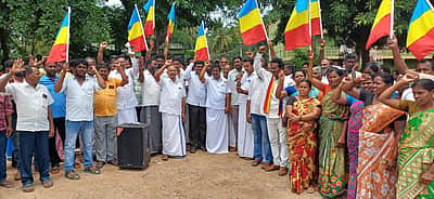 சிறுத்தையை பிடித்து வனப்பகுதிக்குள் விடக்கோரி பாமக ஆா்ப்பாட்டம்