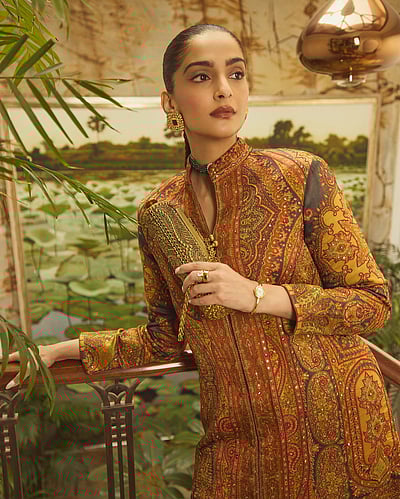 தங்கப் புதையல்... சோனம் கபூர்!