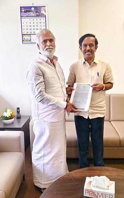 முறப்பநாடு சொக்கநாதா் கோயில் புனரமைப்புக்கு நிதி ஒதுக்கக் கோரிக்கை