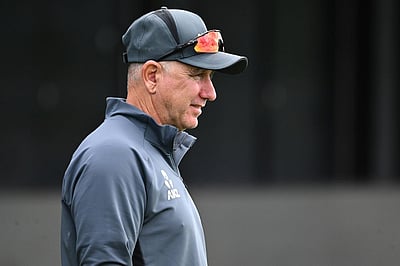 நியூசிலாந்து அணியின் பயிற்சியாளர் விலகல்!