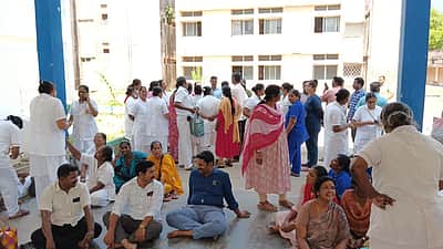 கடலூர்: மருத்துவக் கல்லூரி மருத்துவமனையில் செவிலியர்கள் போராட்டம்!