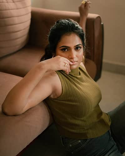 உன் நினைவில்... ரம்யா பாண்டியன்!