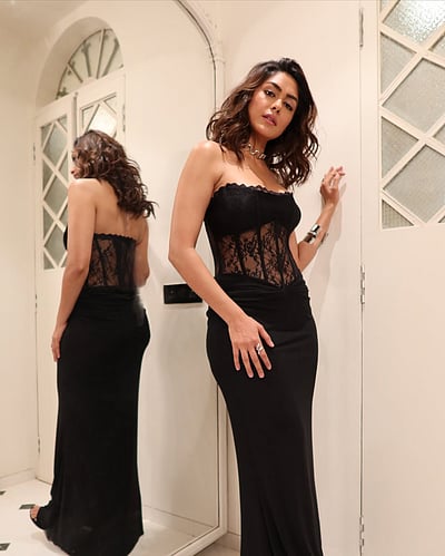 மல்லிகா பாணத்தே அம்புகளோ... மிருணாள் தாக்குர்!