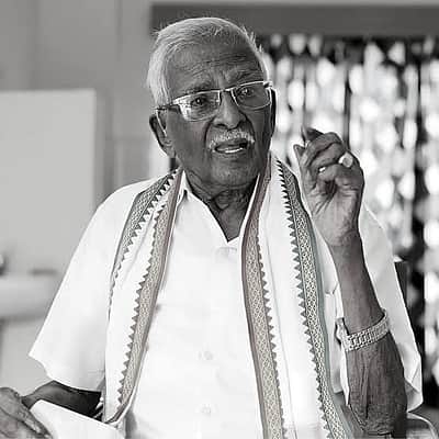 மது ஒழிப்பிற்காக வாழ்நாள் முழுவதும் போராடியவர் குமரி அனந்தன்! - விஜய் இரங்கல்