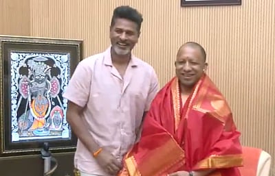 யோகி ஆதித்யநாத்துடன் பிரபு தேவா சந்திப்பு!