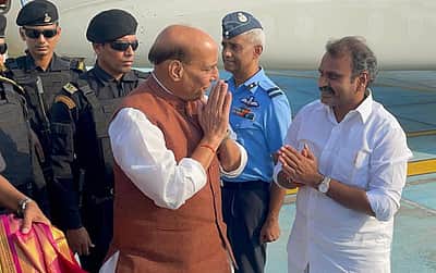 கோவை வந்தார் ராஜ்நாத் சிங்!