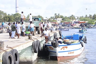 கடலுக்குச் செல்ல வேண்டாம்: தூத்துக்குடி மீனவர்களுக்கு எச்சரிக்கை!