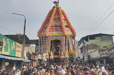 கும்பகோணம் நாகேஸ்வரர் கோயிலில் தேரோட்டம்: திரளானோர் பங்கேற்பு