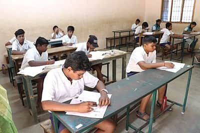 பத்தாம் வகுப்பு அறிவியல் வினாத்தாள் எளிது: மாணவா்கள் மகிழ்ச்சி