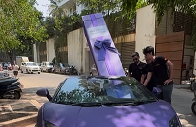 நடிகைக்கு பரிசாகக் கிடைத்த புதிய வகை லம்போகினி கார்! கொடுத்தது யார் தெரியுமா?