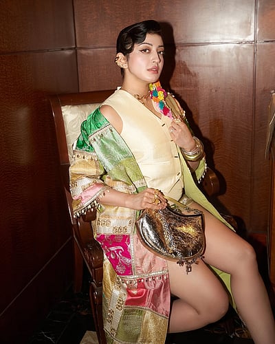 வசியக்காரி.. பிரணிதா சுபாஷ்!