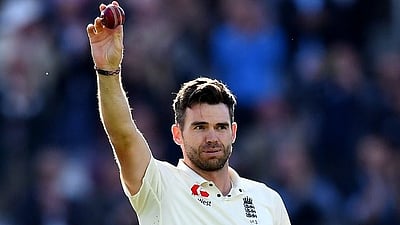 முன்னாள் கிரிக்கெட் வீரர் ஜேம்ஸ் ஆண்டர்சனுக்கு இங்கிலாந்து அரசின் உயரிய விருது!