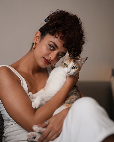 4 பூனைக் கண்கள்... அஞ்சலி சிவராமன்!