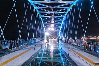 கன்னியாகுமரி கண்ணாடி இழை பாலத்தில் விரிசல்: மக்கள் அச்சம்!