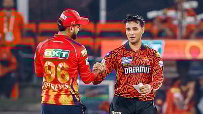 அபிஷேக் சர்மா காட்டிய காகிதத்தை ஆர்வத்துடன் வாங்கி படித்த ஷ்ரேயாஸ் ஐயர்!