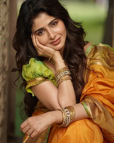 சுந்தரி... ஐஸ்வர்யா மேனன்!