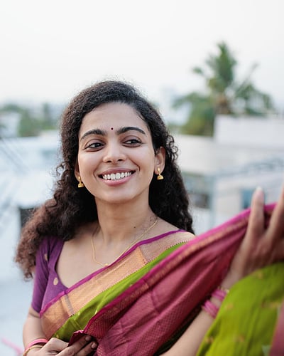 றெக்கை கட்டிய மனசு... பாடினி குமார்!