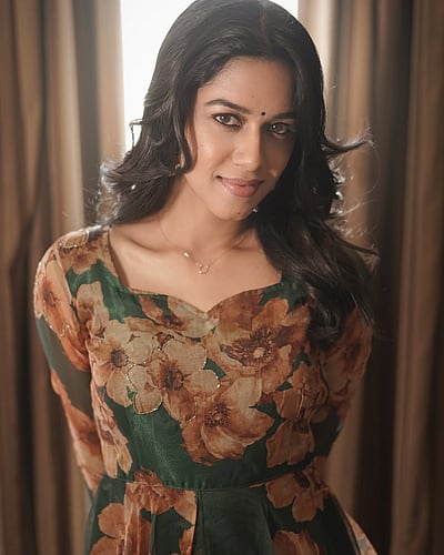 தமிழ்ப் புத்தாண்டு வாழ்த்துகள்... மிர்ணாளினி ரவி!