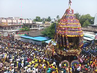 சமயபுரம் மாரியம்மன் கோயிலில் சித்திரைத் தேரோட்டம் கோலாகலம்!